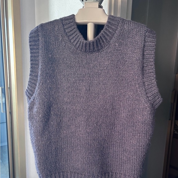 PURPLE VEST - Picture 2 of 3